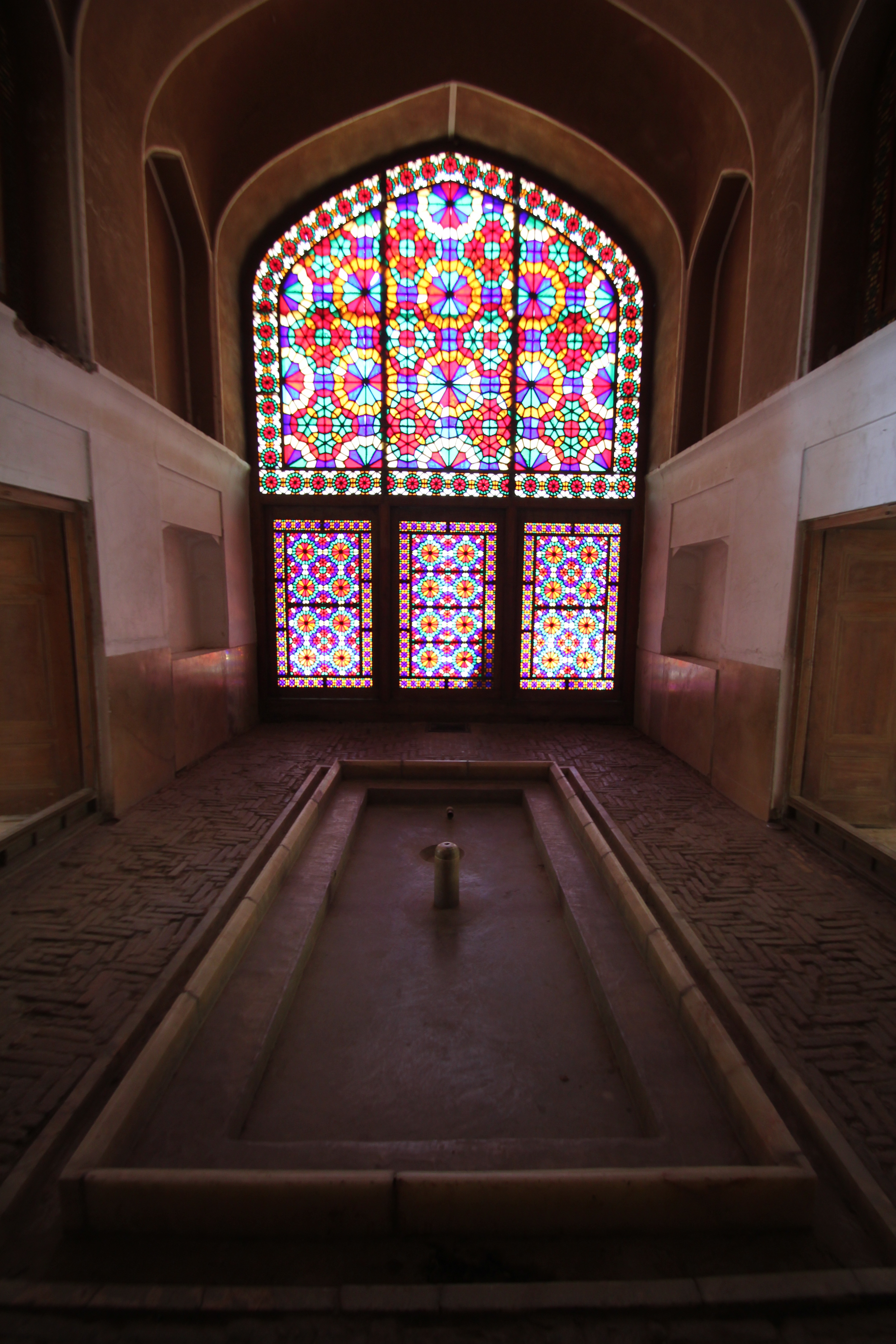 Inside_Dowlat_Abad_House_%28Yazd_City%29.jpg