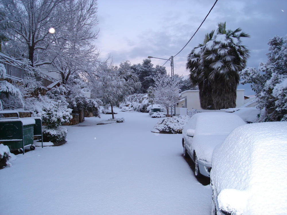 Snow_in_Israel__by_Shaharp.jpg