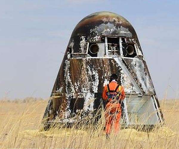 china-new-shenzhou-test-crew-vehicle-spacecraft-landed-hg.jpg