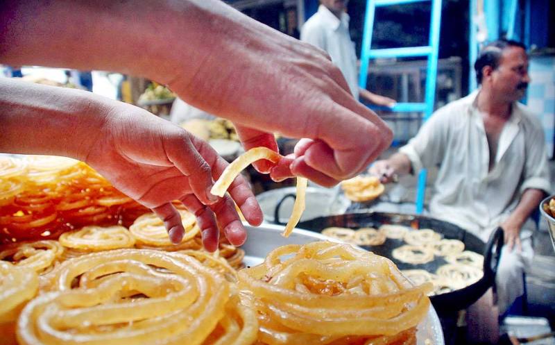 jalebi-in-suger-syrip.jpg