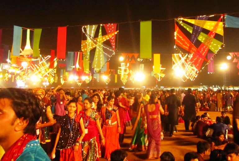 united-way-navratri-mahotsav-gujarat.jpg