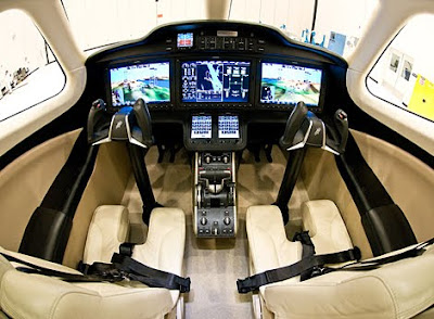 honda+Jet+Cockpit.jpg