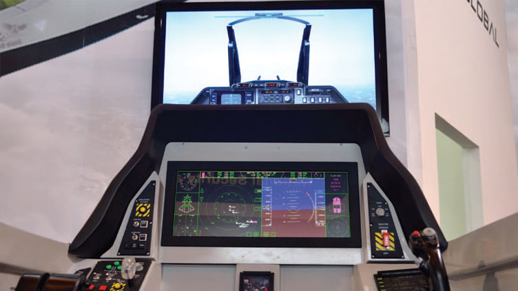 IF-X-cockpit-configuration-on-show-_ID14D2_.jpg