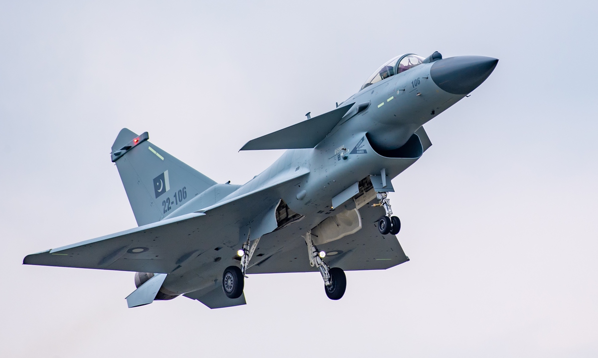 A J-10CE fighter jet conducts test flight and hosts training for its pilot shortly before it is delivered to the Pakistan Air Force on March 11, 2022. Photo: Courtesy of AVIC