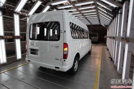 maxus-v80-china-2-458x305.jpg