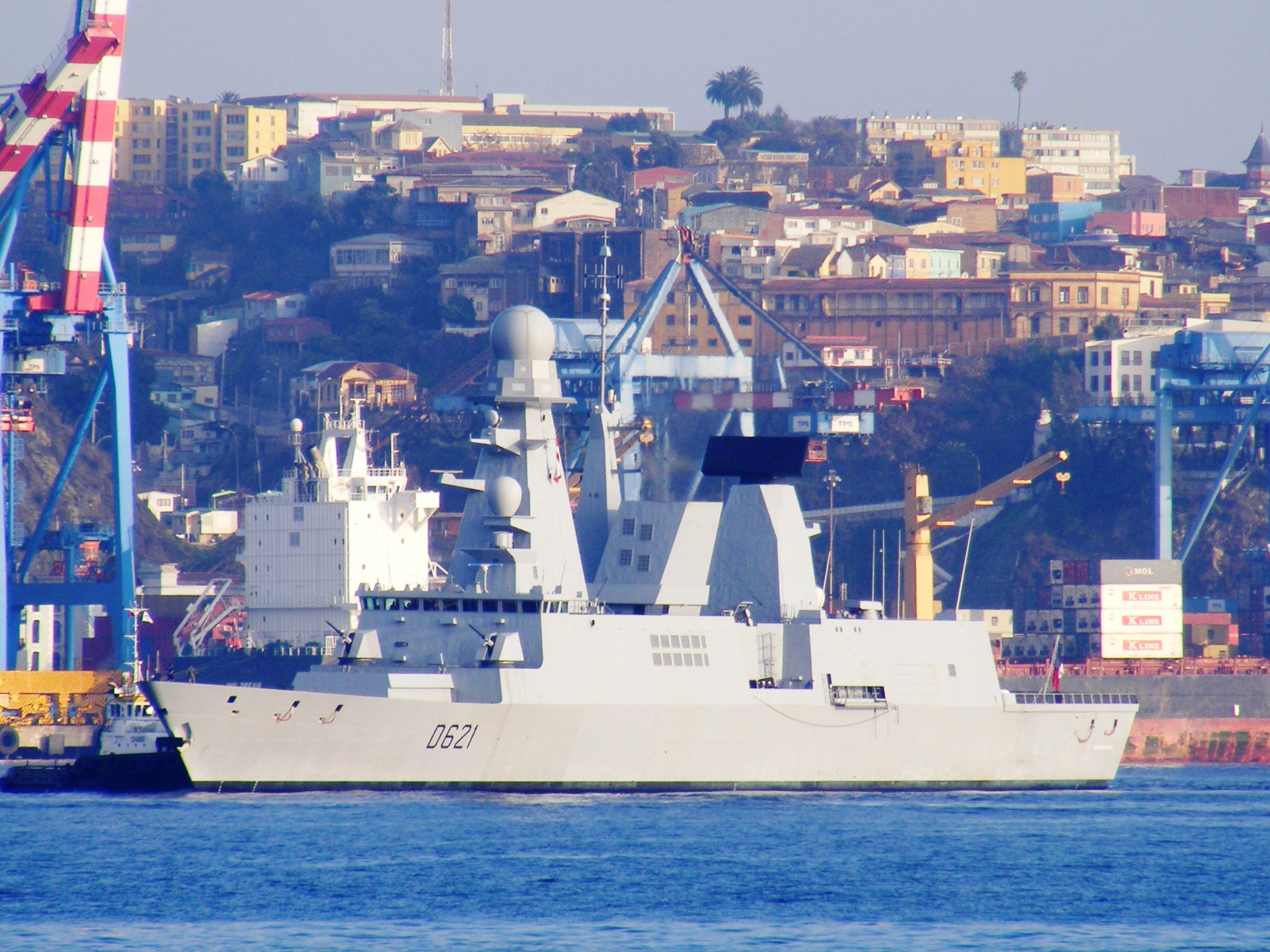 French_frigate_Chevalier_D621.jpg