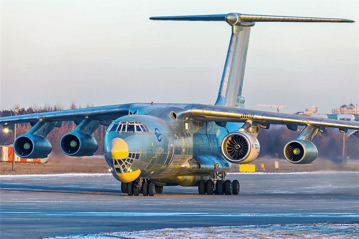 Flight_Research_Institute%2C_M._Gromov_Ilyushin_Il-76LL_PS689709.jpg