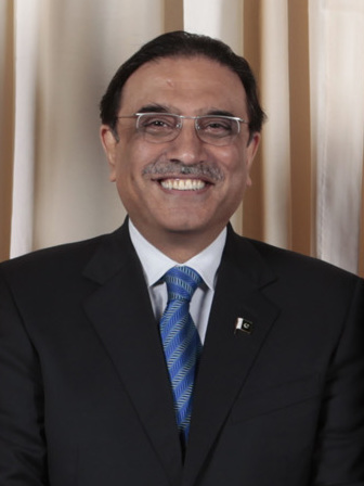 Asif_Ali_Zardari_with_Obamas_%28cropped%29.jpg