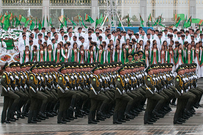 800px_Independence_Day_Parade_Flickr_Kerri_Jo_17_.jpg