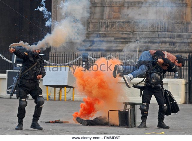 indian-navys-marine-commandos-demonstrates-their-skills-in-rescue-fmmd6t.jpg