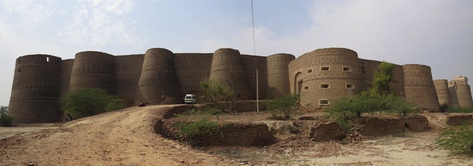 56-244538-derawar-fort-2.jpg