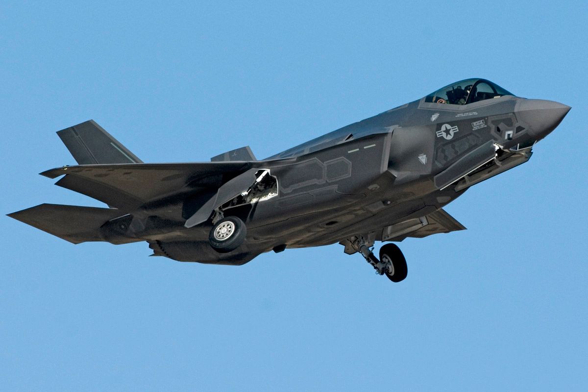 f-35_af3_low.jpg