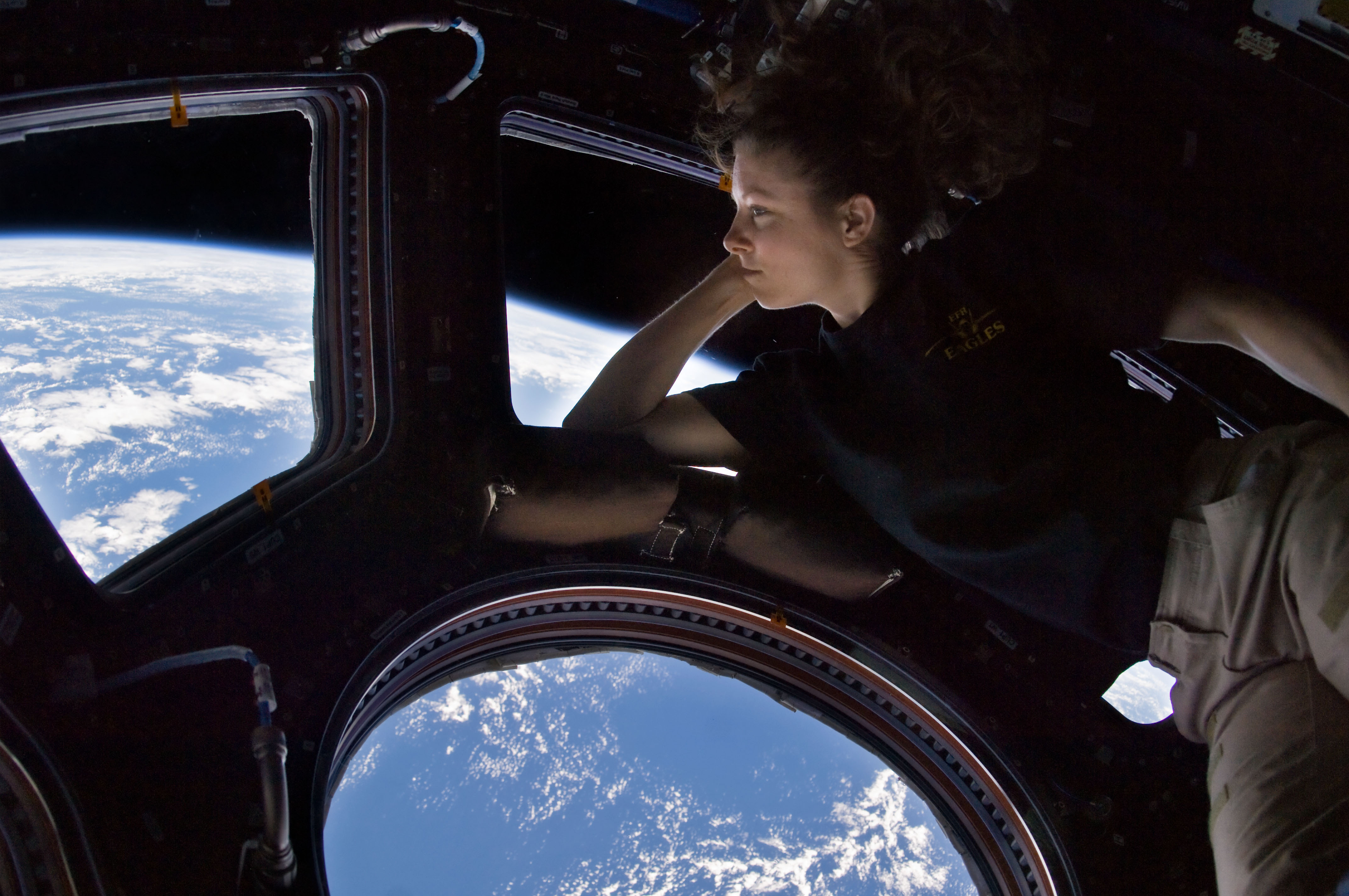 Tracy_Caldwell_Dyson_in_Cupola_ISS.jpg