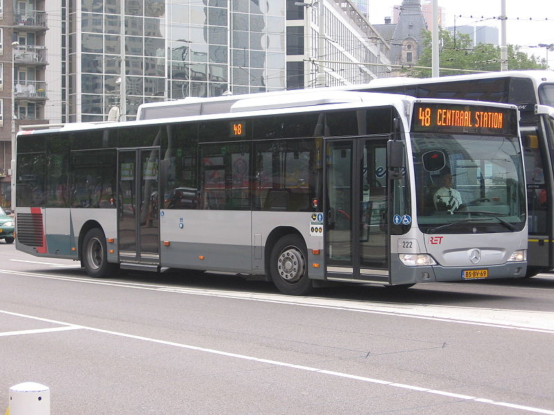 800px-RET-bus_222_Hofplein.jpg