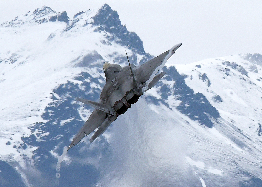 F-22-Northern-Edge-take-off.jpg