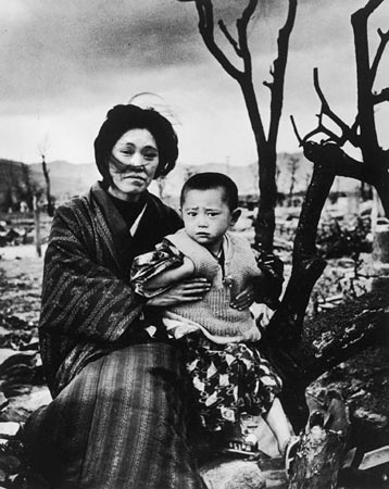 hiroshima-portrait-mother-child.jpg