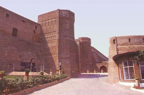 wa-pak-Peshawar-BalahisarFort-01.jpg