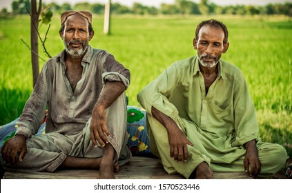 two-old-sindhi-men-seated-260nw-1570523446.jpg