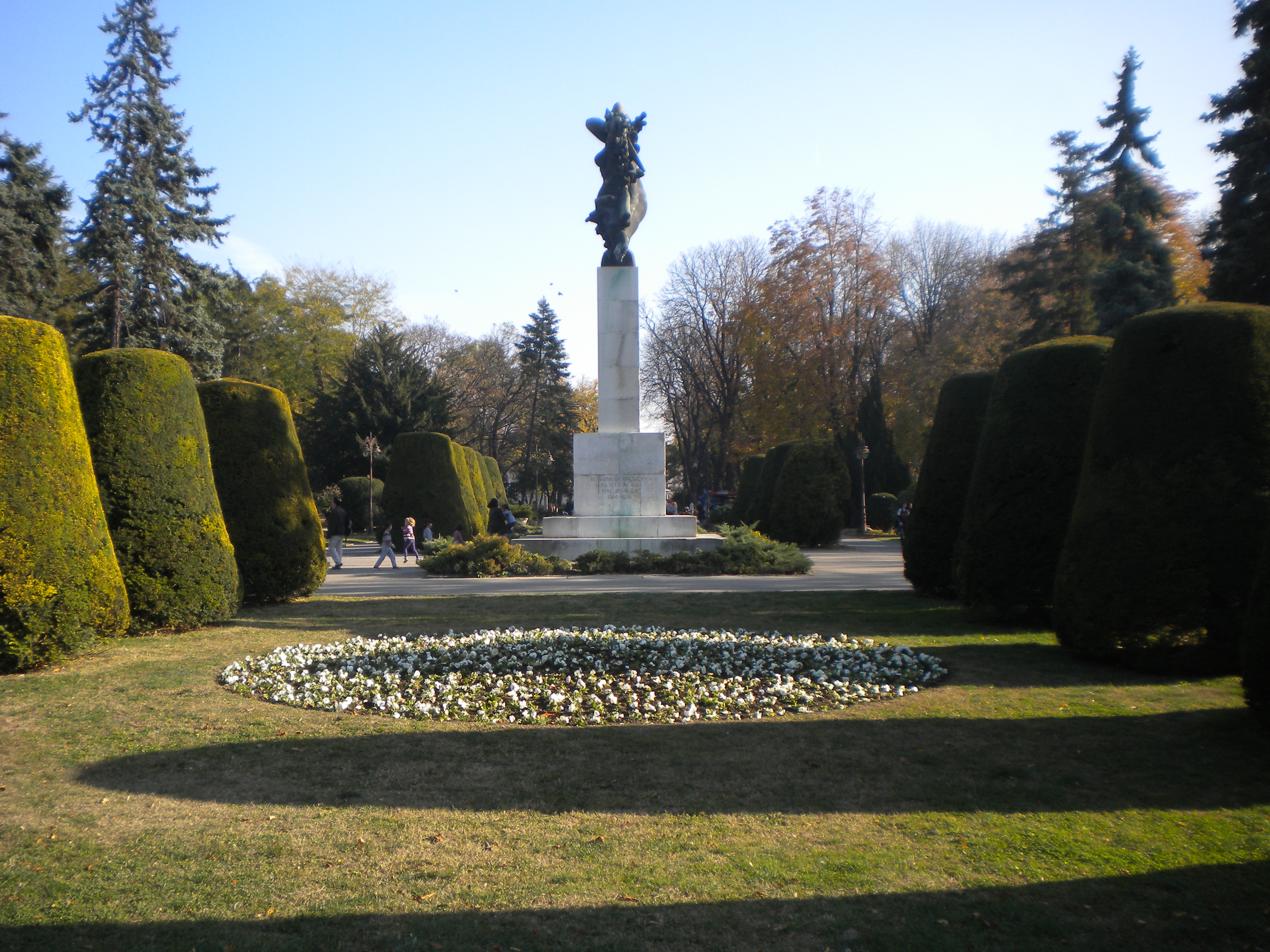 kalemegdan-citadel-1-statue.jpg