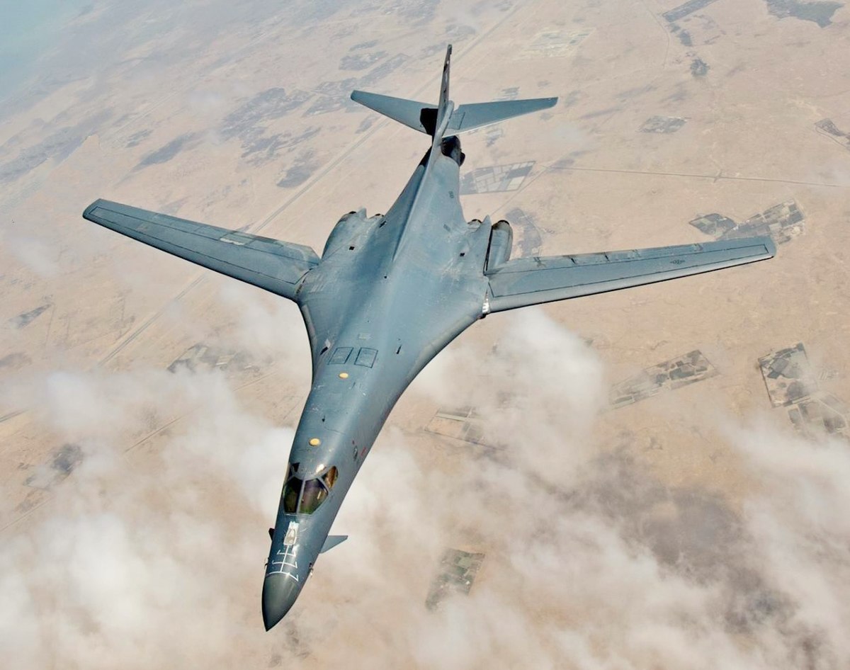 1200px-B-1B_air_refueling.jpg