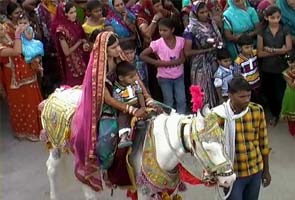 bride_on_horse_295.jpg