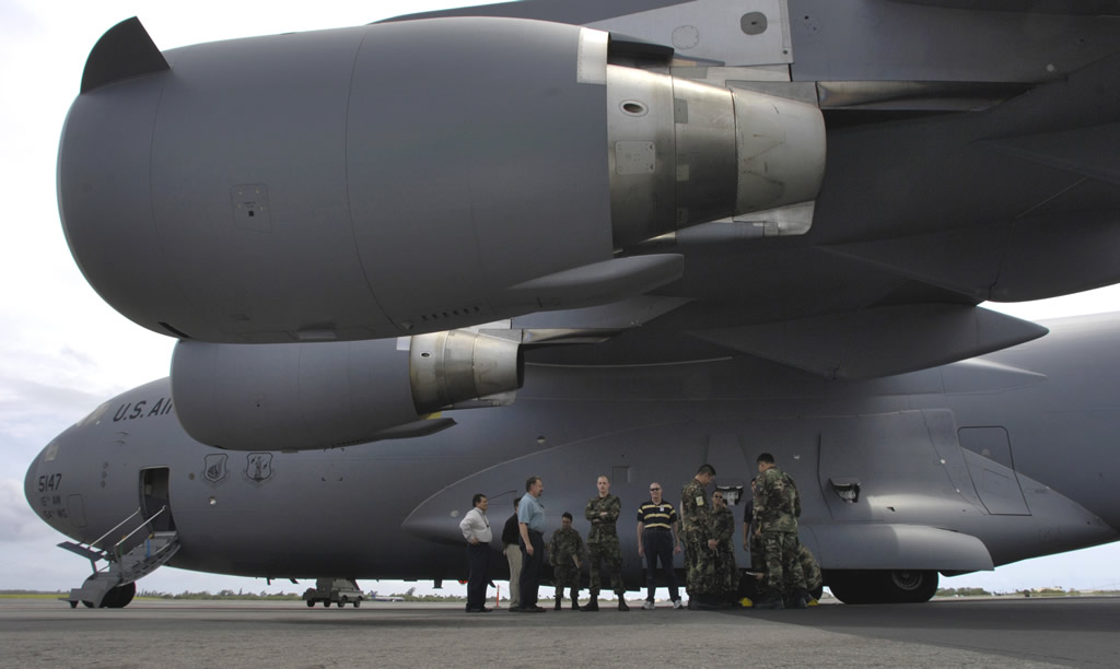 AIR_C-17_Hawaii_Boeing_and_USAF_lg.jpg