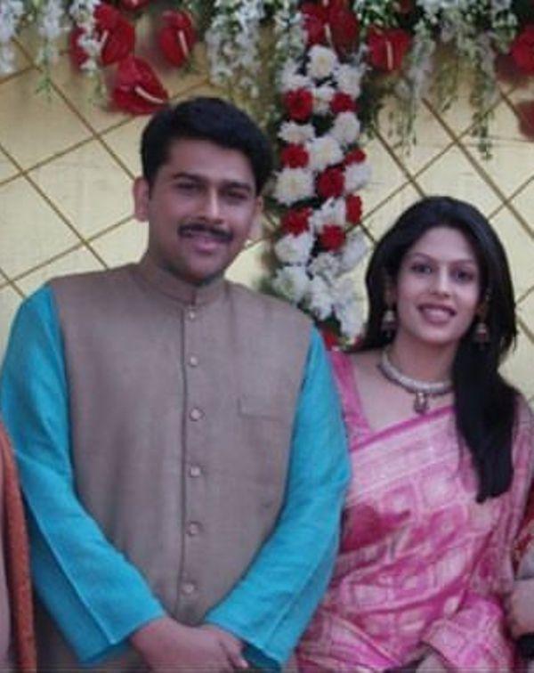 Palki-S-Upadhyay-With-Her-Husband-Sanket.jpg