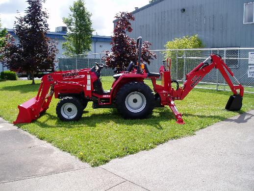 Mahindra_2615_HST_Utility_Tractor.jpg