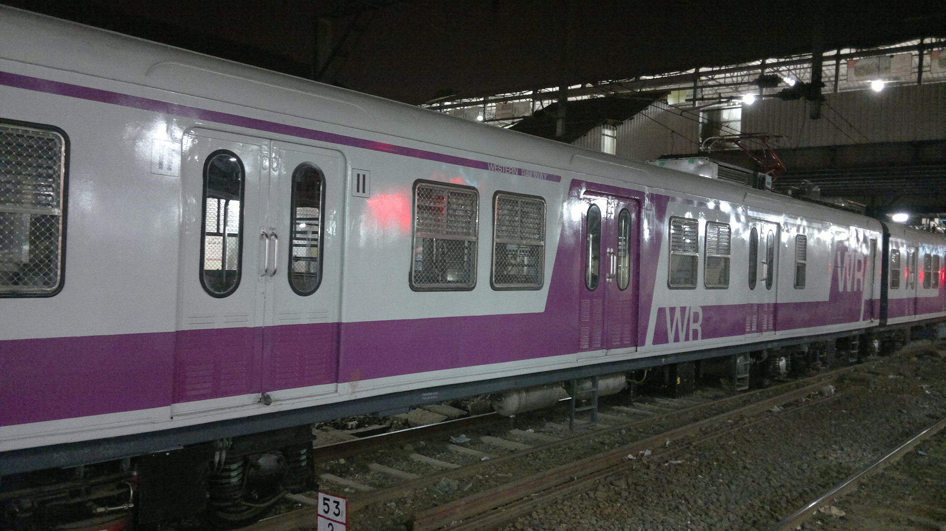 1920px-Mumbai_EMU_AC_coaches.jpg