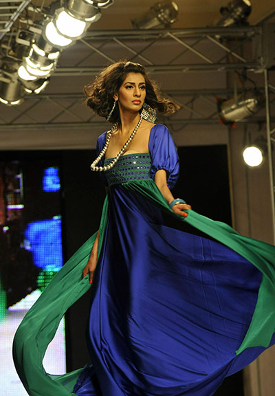 A-Pakistani-model-present-004.jpg