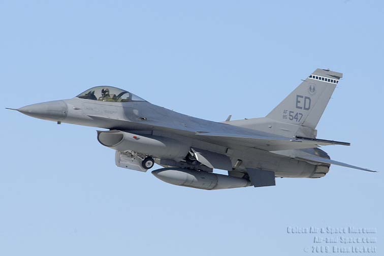 _BEL3739%20F-16C%20Block%2030B%2085-1547%20412TW%20left%20front%20take-off%20l.jpg