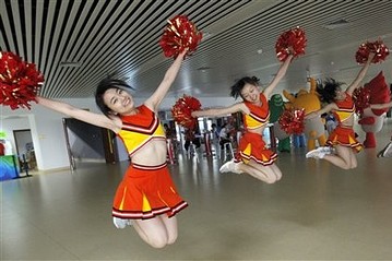 cheerleaders_E_20090401053509.jpg