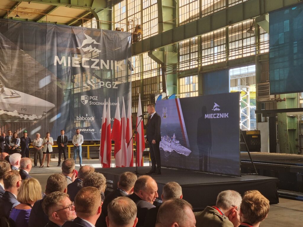 Poland Starts Contructions on New Miecznik Frigate 2