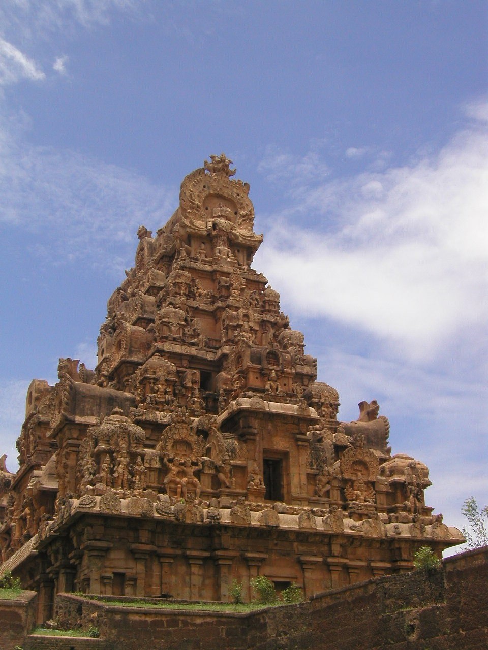 Brihadeeswarar_Temple_2006118_3.jpg