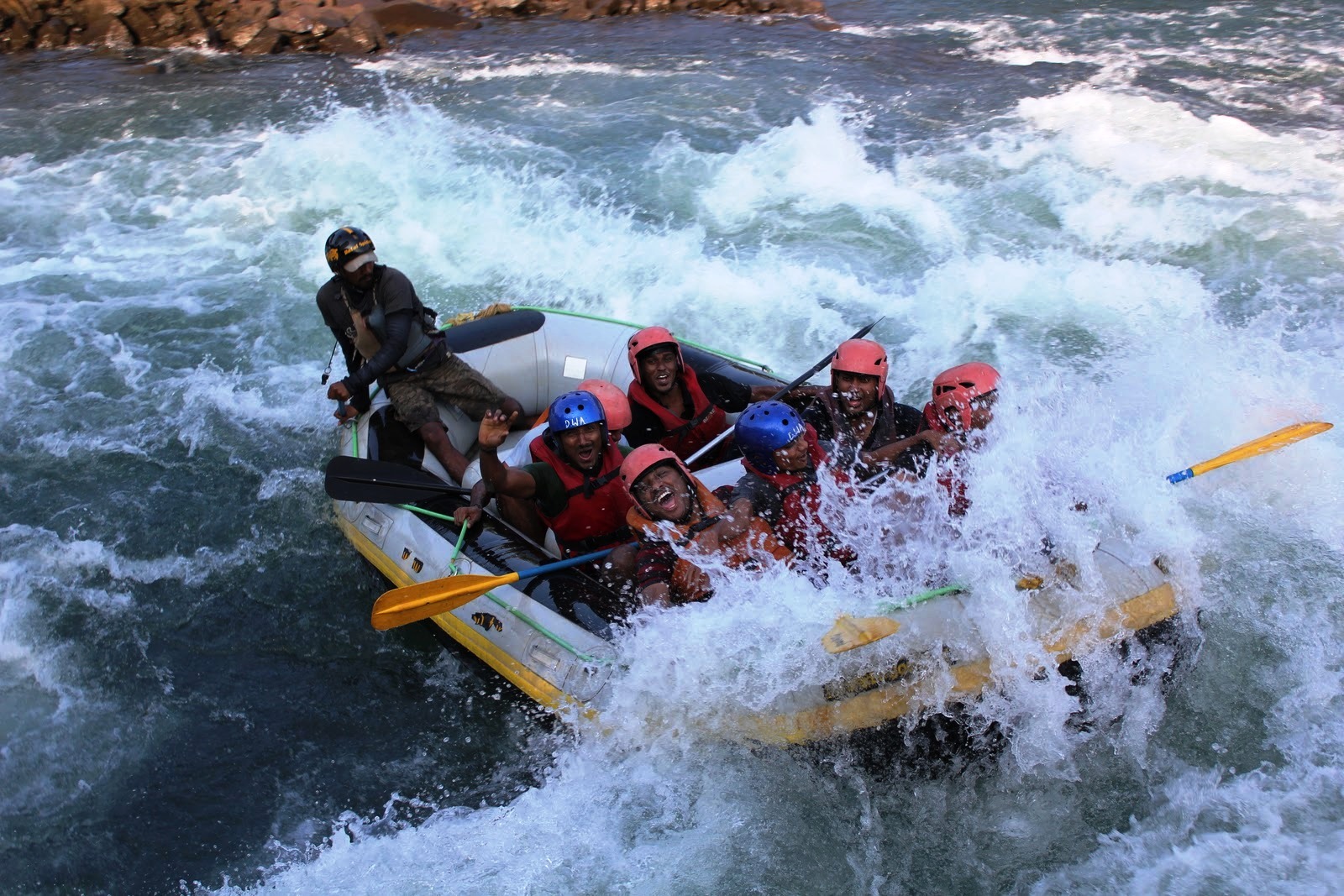 river-rafting-assam-tourist-spots.jpg