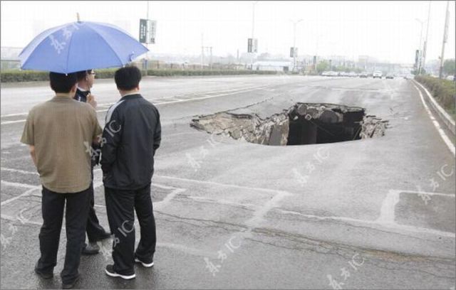 chinese_bridge_collapse_640_03.jpg