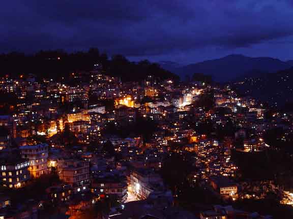 Gangtok-by-night.jpg