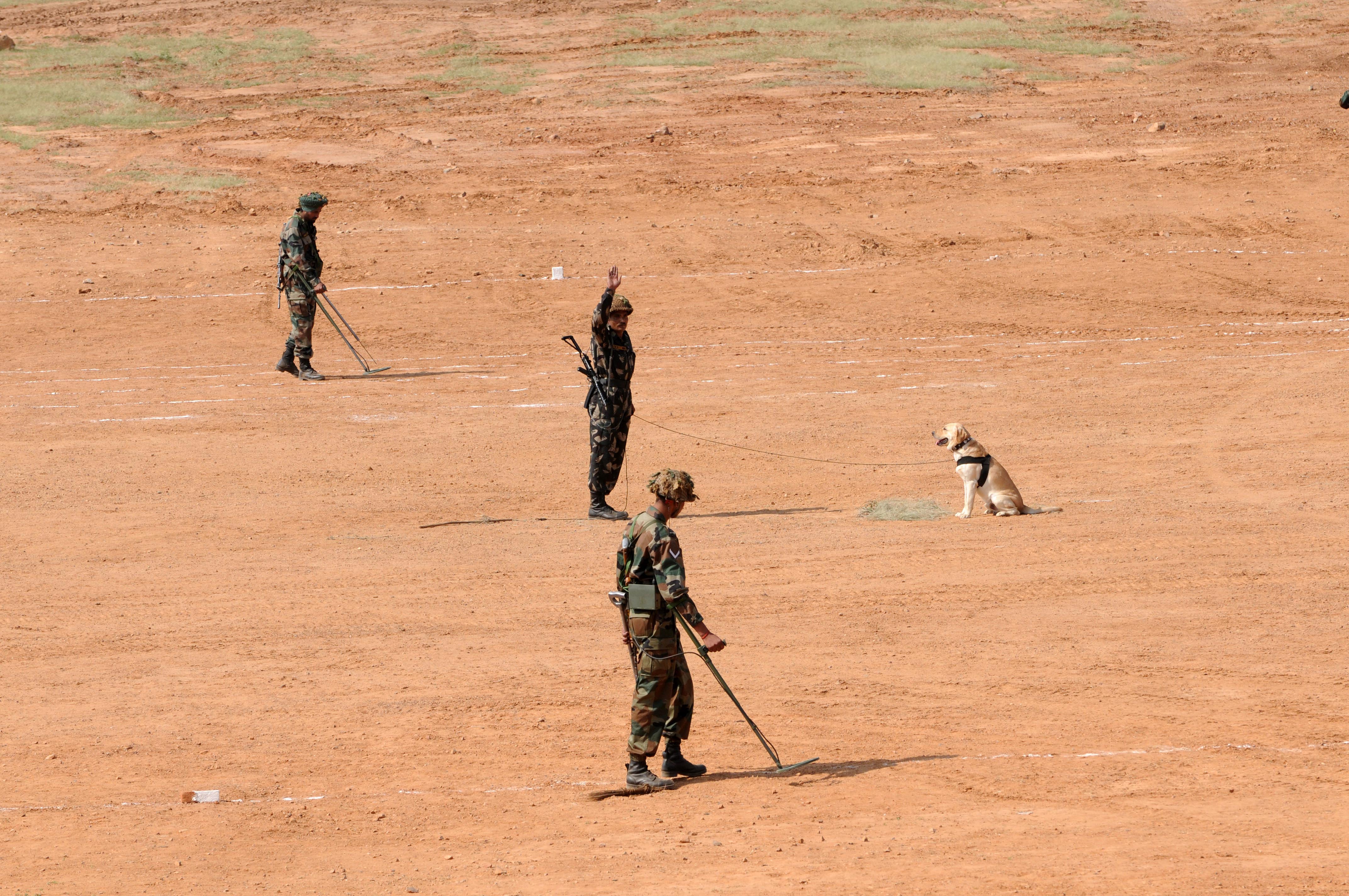 YA-09_Indian_Army_IED_Detect_training.jpg