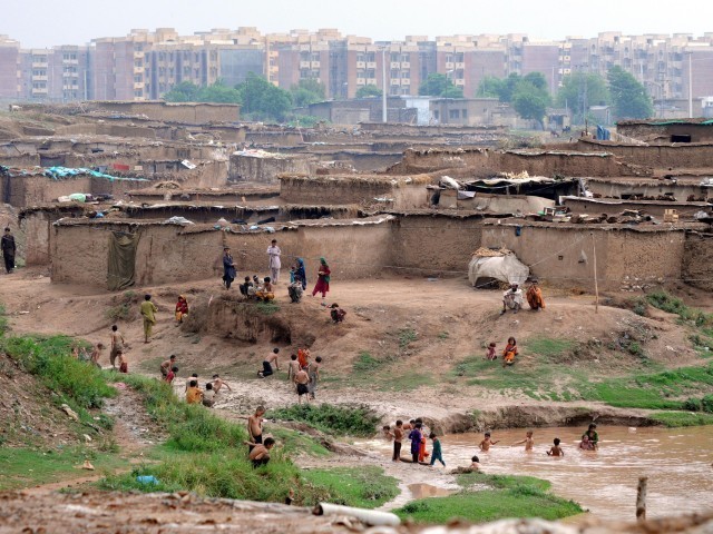 21944-islamabadslumrainqaziusmanx-1397826810-288-640x480.jpg