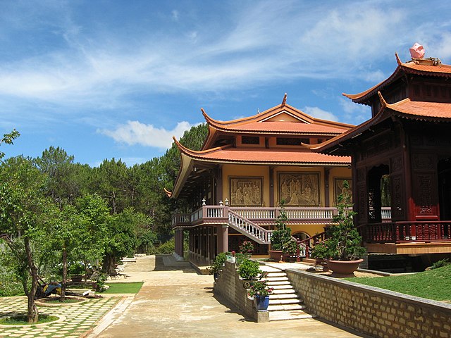 640px-Truc_Lam_Zen_Monastery_11.JPG