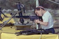 israeli_gun_child_3.jpg