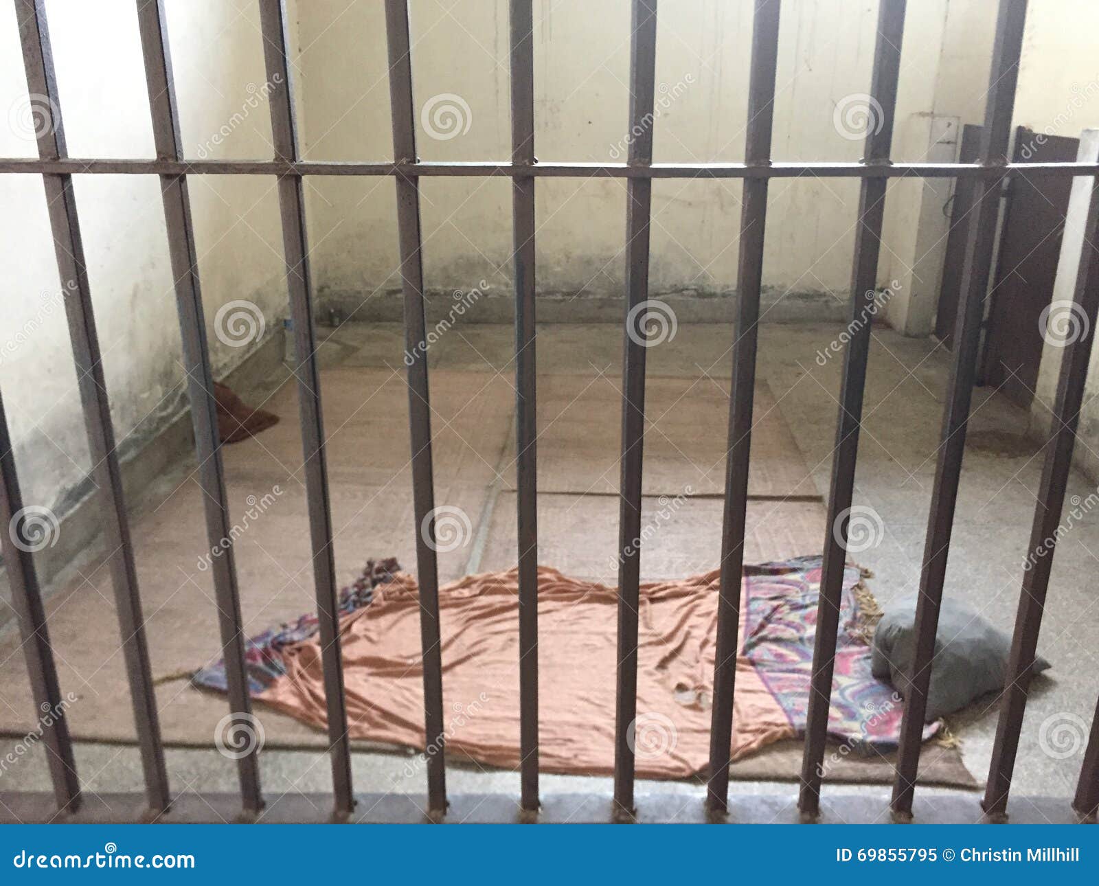 prison-pakistani-jail-lahore-police-station-behind-bars-69855795.jpg