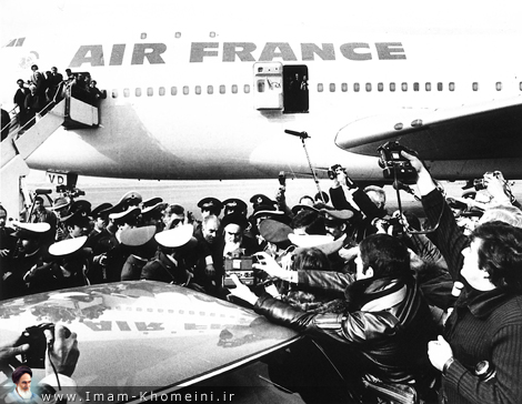 Tehran-Imam-Khomeini-arriving-at-Mehr-Abad-airport.jpg