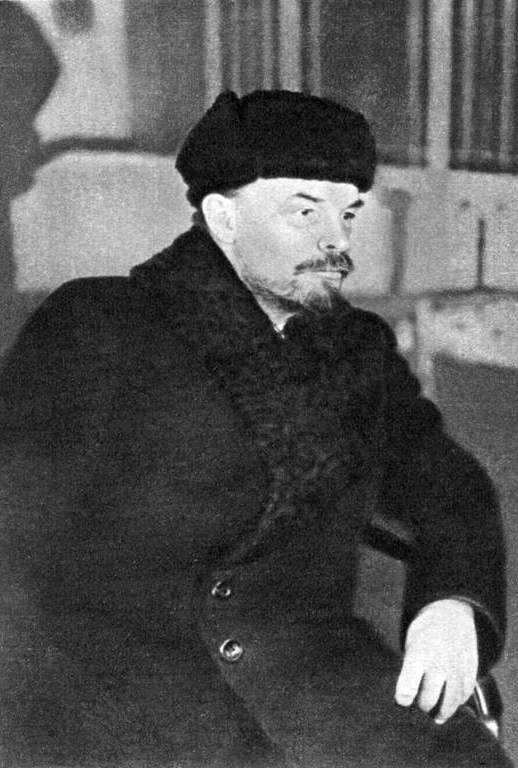 19200301-lenin_allrussian_congress_of_cossacks_%28cropped%29.jpg