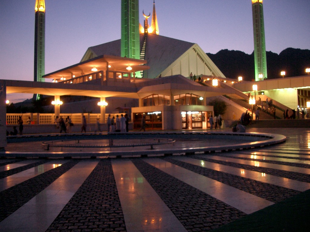 Faisal%20Mosque%20wp.jpg