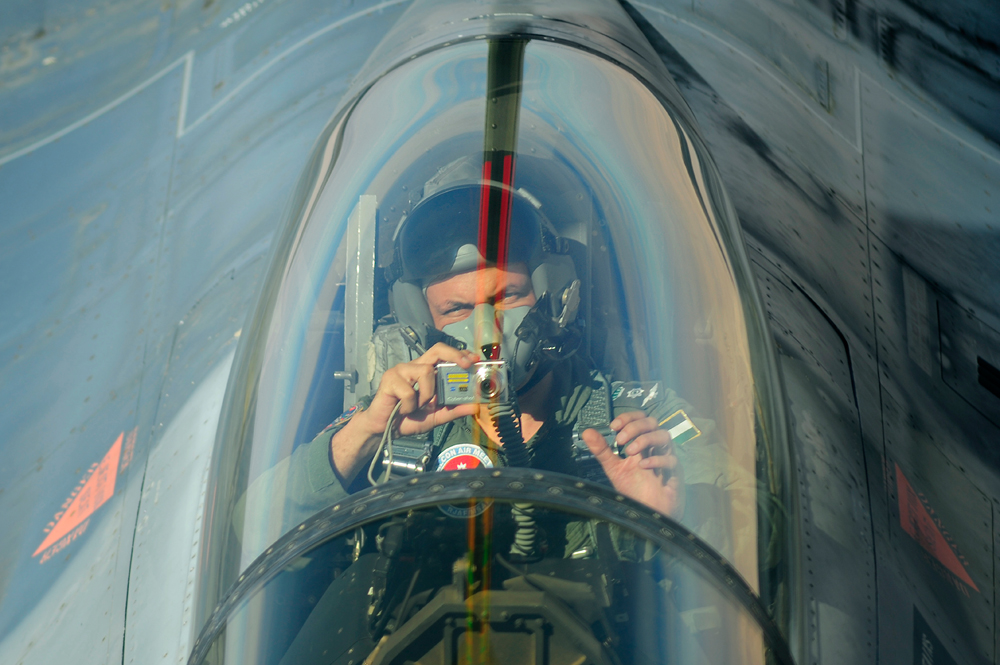 Jordanian_Air_Force_F-16_Fighting_Falcon_pilot.jpg