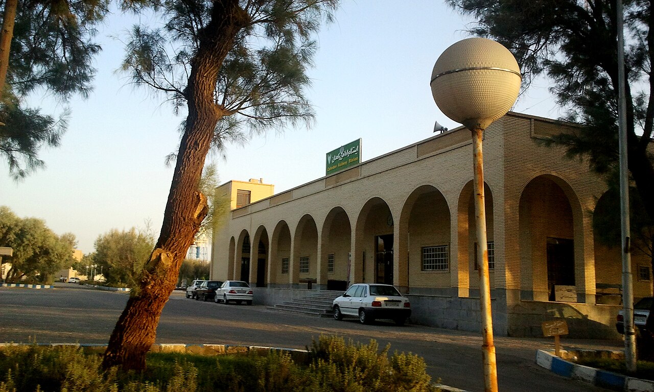 1280px-Zahedan_Railway_Station.jpg