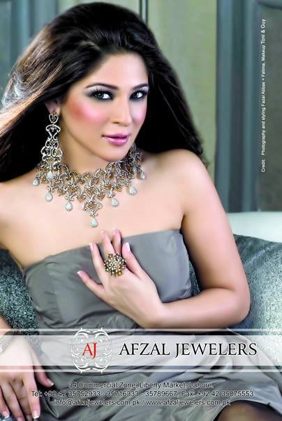 Pakistani-Celebrities-endorsing-Afzal-Jewelers-19.jpg