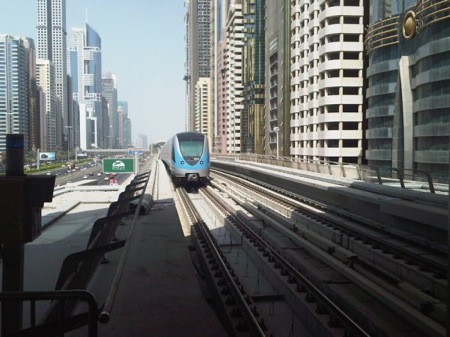 Using-dubai-metro-1.jpg