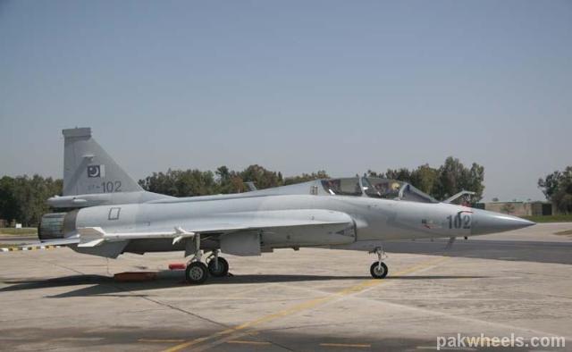 jf17doubleseat_BGR_PakWheels(com).jpg